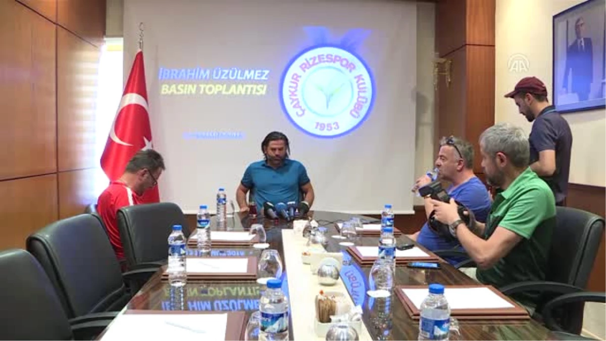 İbrahim Üzülmez: "Transferde En Zayıf Takım Olduğumuzu Söyleyebilirim"