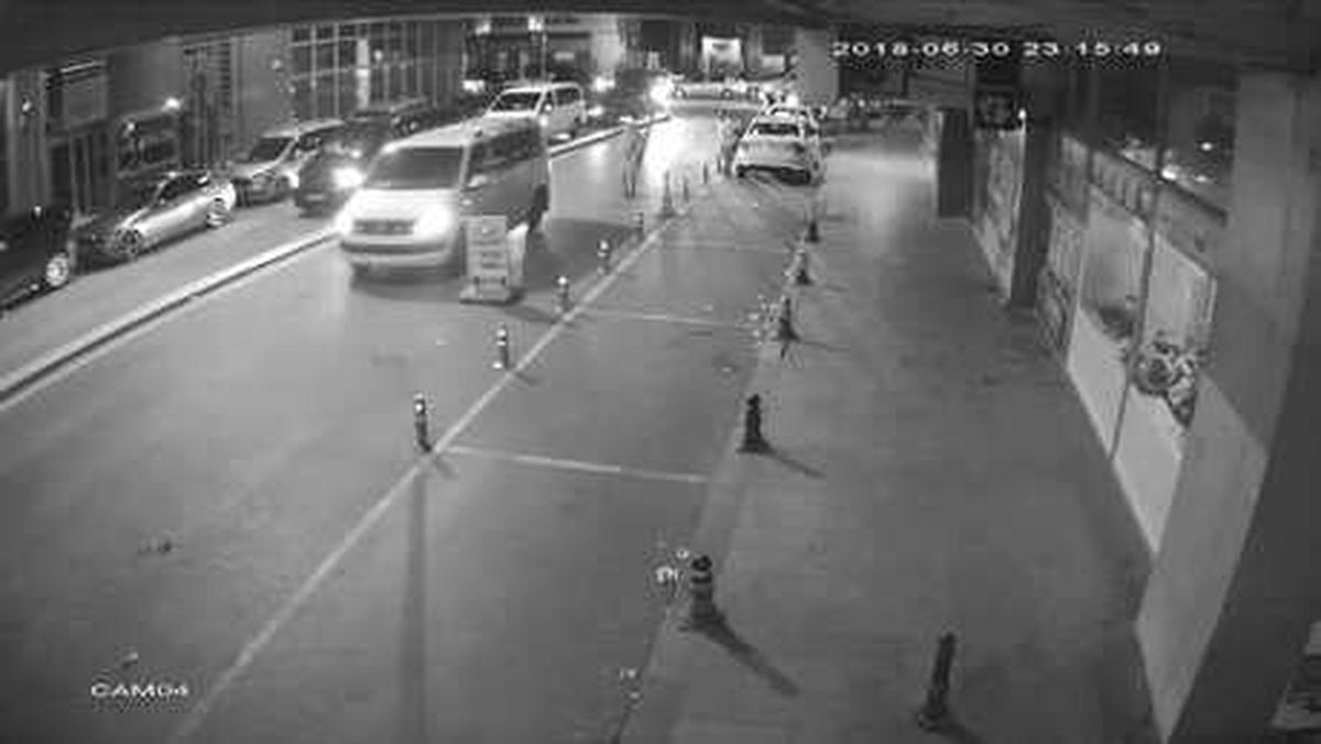 Karaköy\'de Taksiciye Saldırı Kamerada