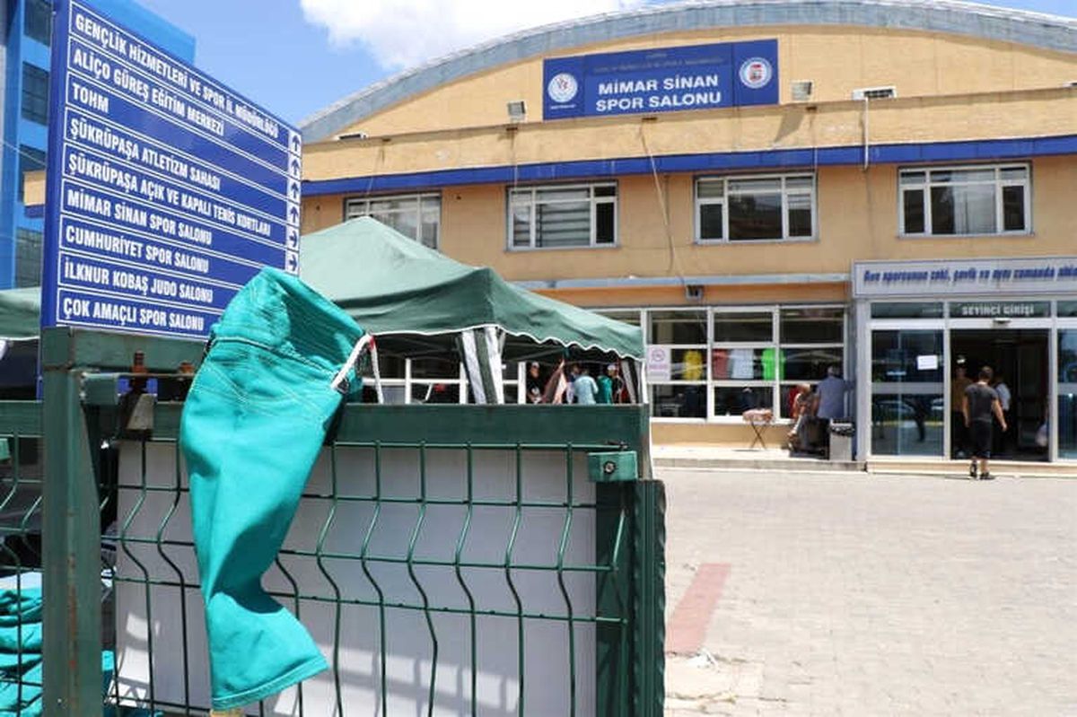 Kırkpınar\'a Bir Günde Bin 349 Pehlivan Kayıt Yaptırdı