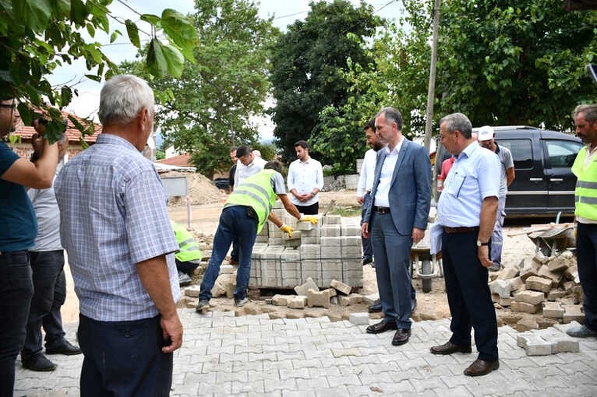 Kırsal Mahalleler Parke Taşıyla Donatılıyor