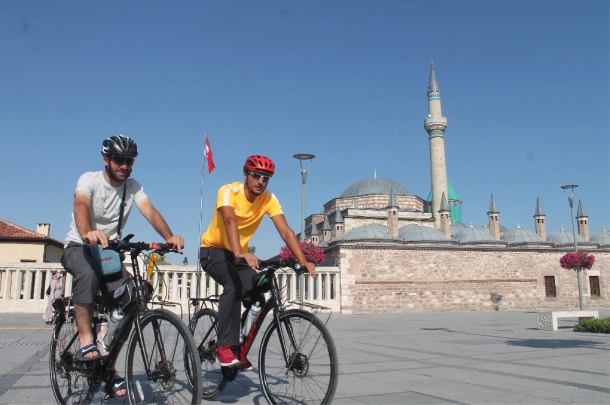 Kutsal Topraklara Bisikletli Yolculukta Mevlana Ziyareti