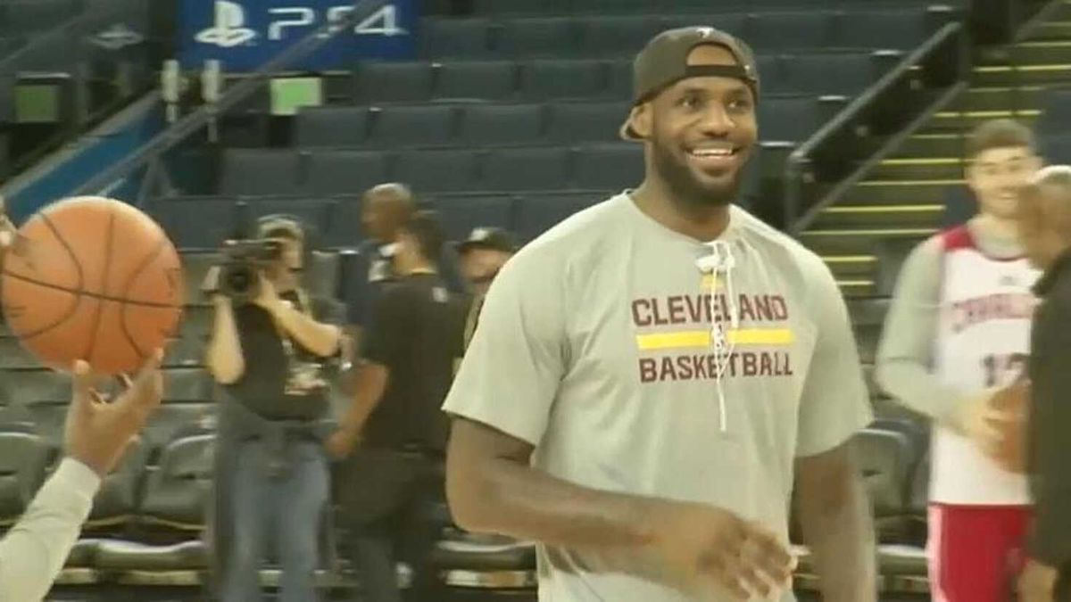 Lakers\'tan Efsane Basket: Lebron James