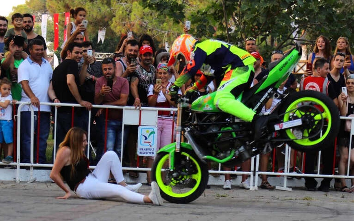 Manavgat\'ta Motosiklet Festivali Coşkusu
