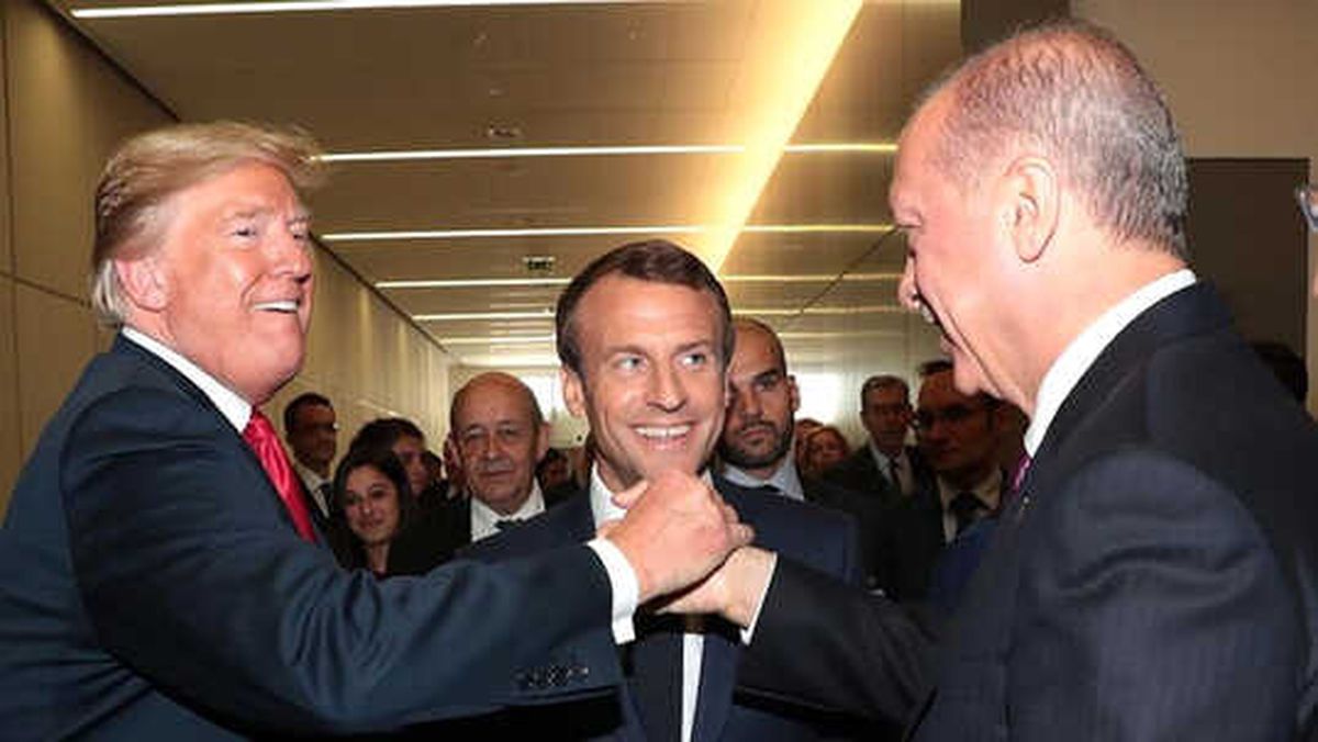 NATO Zirvesi\'nde Samimi Poz