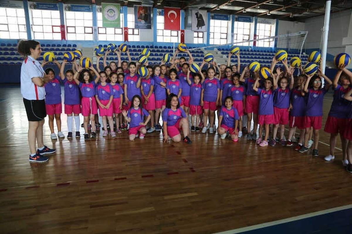 Odunpazarı Belediyesi Voleybol Yaz Okuluna Büyük İlgi
