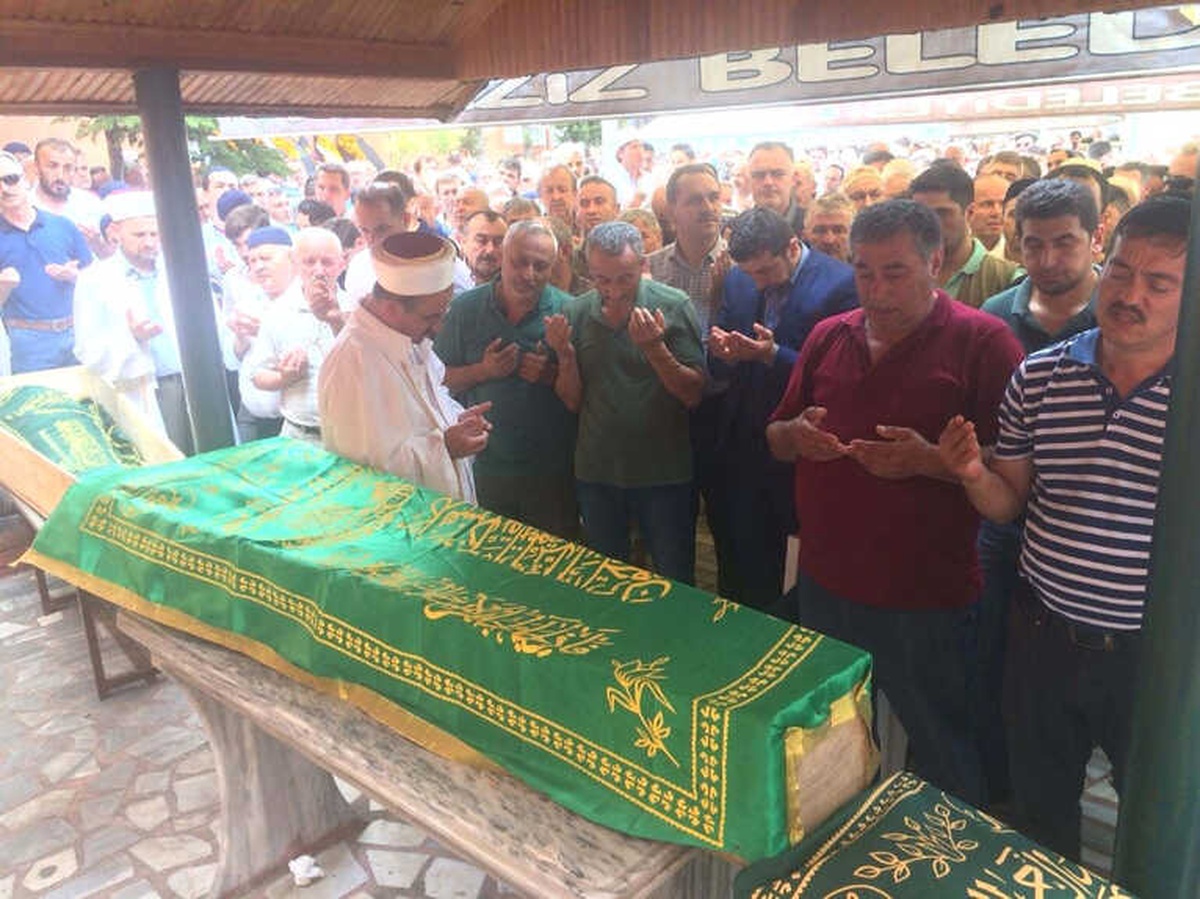 Piraziz\'de Boğulan 3 Çocuk Son Yolculuklarına Uğurlandı