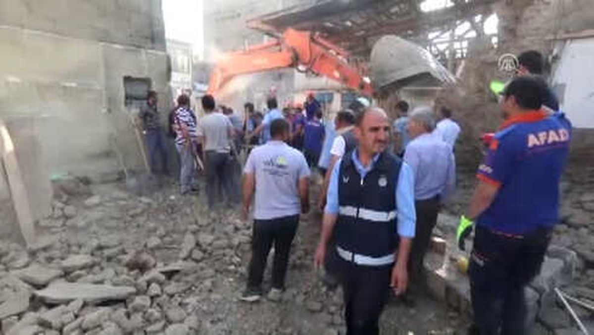 Restorasyon Esnasında Duvar Çöktü (3)
