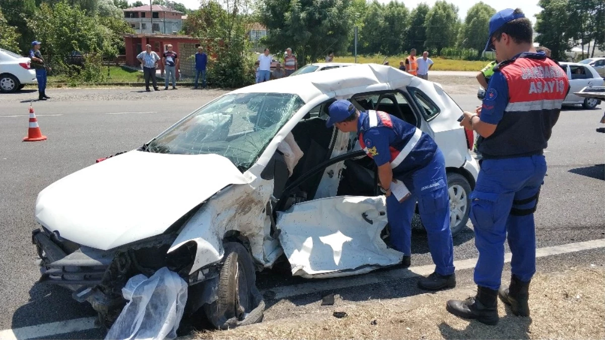 Samsun\'da Trafik Kazası: 2 Ölü, 2 Yaralı