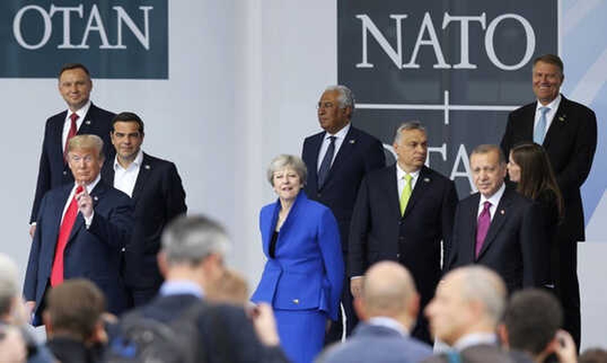 NATO Zirvesi\'nde Trump Krizi