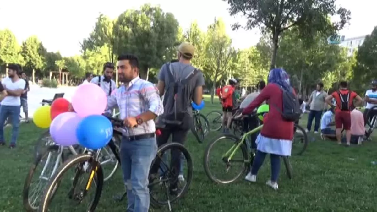 Turda Tanıştılar, Bisikletle Düğün Konvoyu Yaptılar