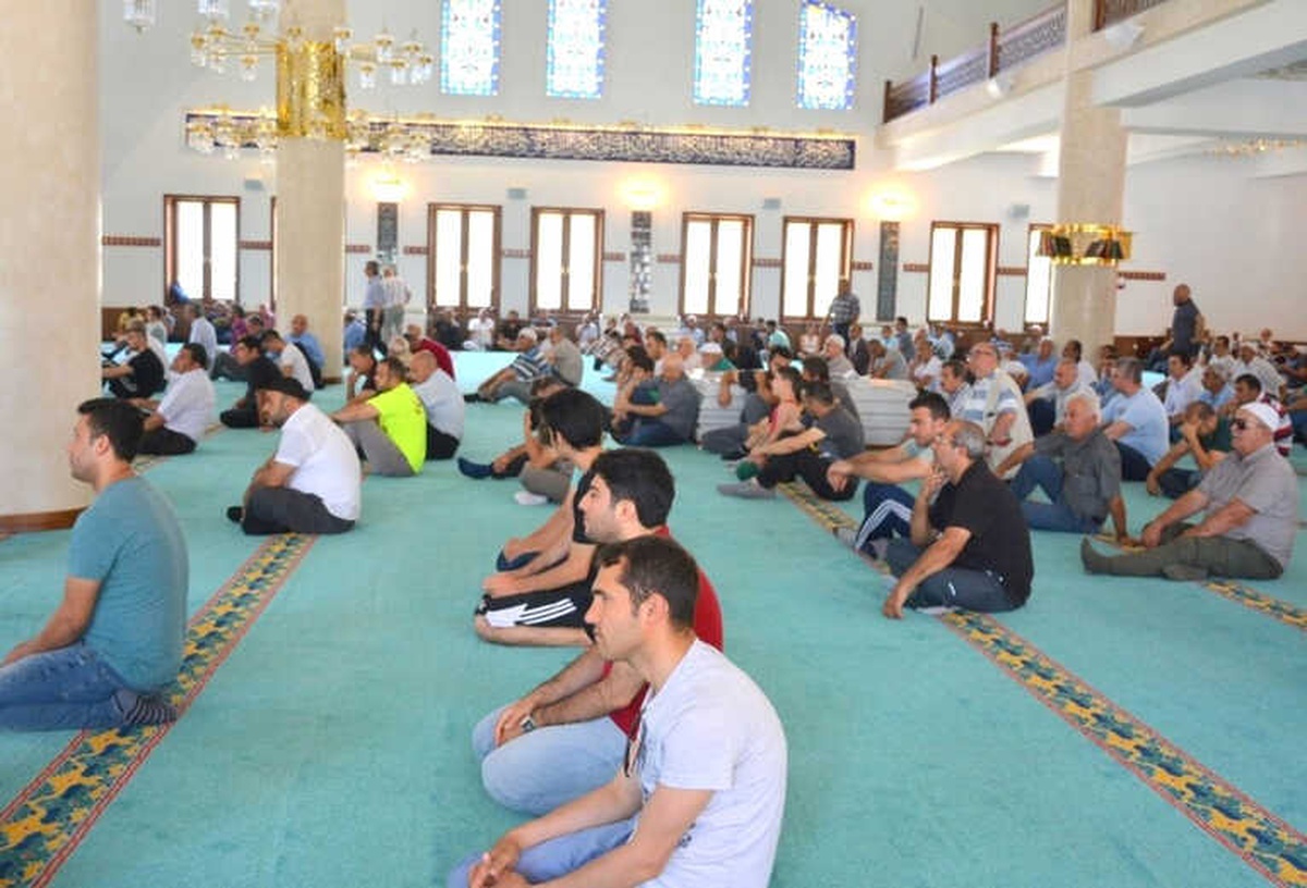 15 Temmuz Demokrasi ve Milli Birlik Günü Dolayısıyla İlahiyat Camisinde Mevlid-i Şerif Okutuldu