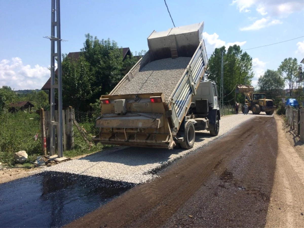 204. Sokak Sathi Kaplama Asfalt ile Düzenleniyor