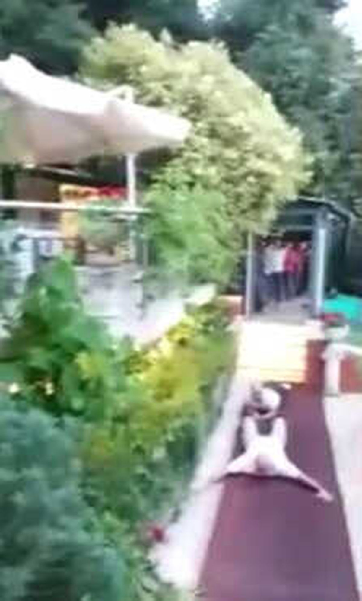 Adnan Oktar\'ın Villasına İlk Baskın Anı Polis Kamerasında
