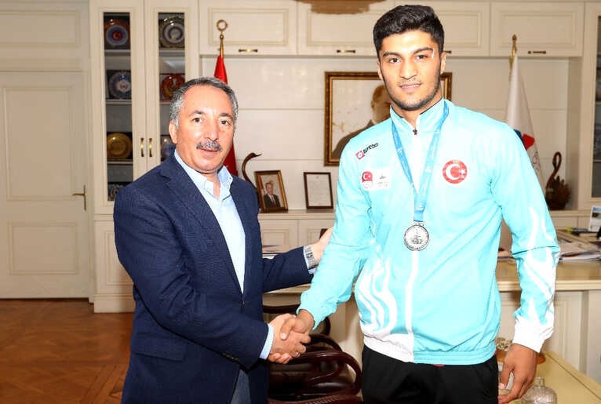 Ağrılı Sporcu Malkan 18. Akdeniz Oyunları\'nda Gümüş Madalya Kazandı