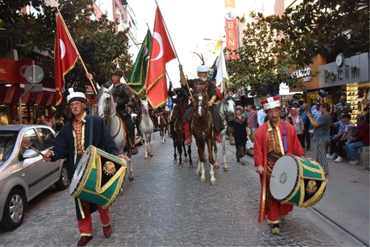 Balıkesir\'de \'15 Temmuz\' Yürüyüşü Yapıldı