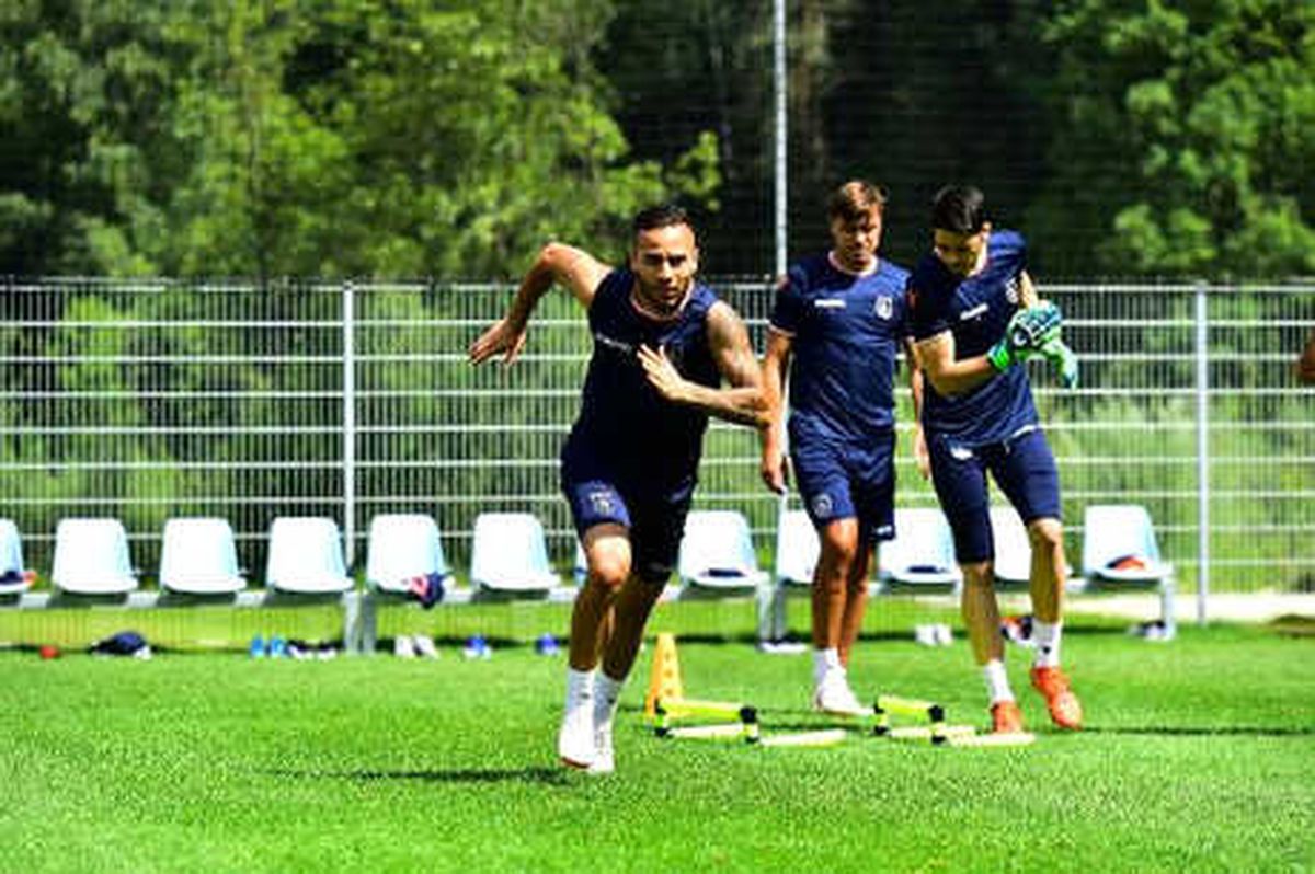 Başakşehir Günü Çift Antrenmanla Tamamladı