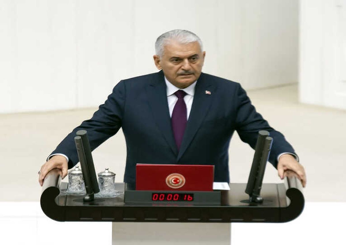 Binali Yıldırım\'a Devlet Şeref Madalyası