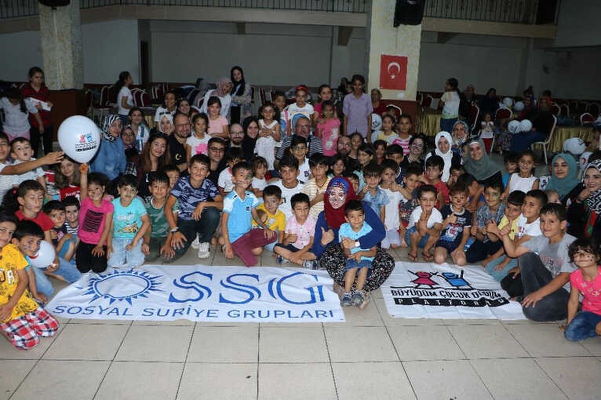 Çocukların Yüzlerini Güldürdüler