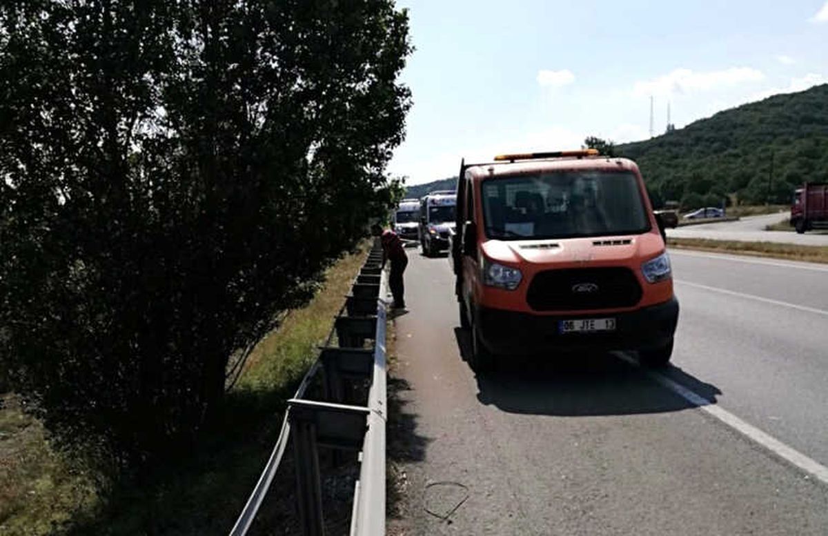 Çorum\'da Otomobil Şarampole Uçtu: 1 Ölü, 2 Yaralı