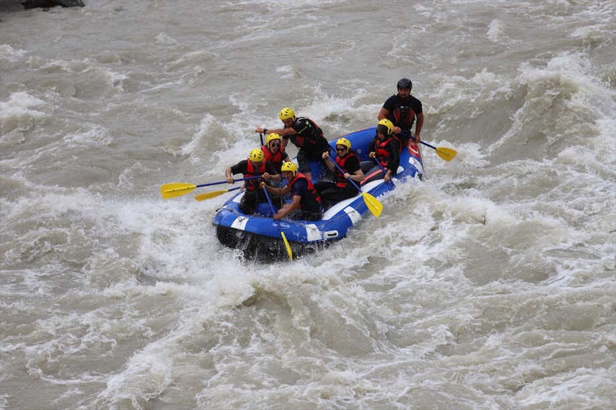 Çukurcalı Öğrencilere Rafting Eğitimi