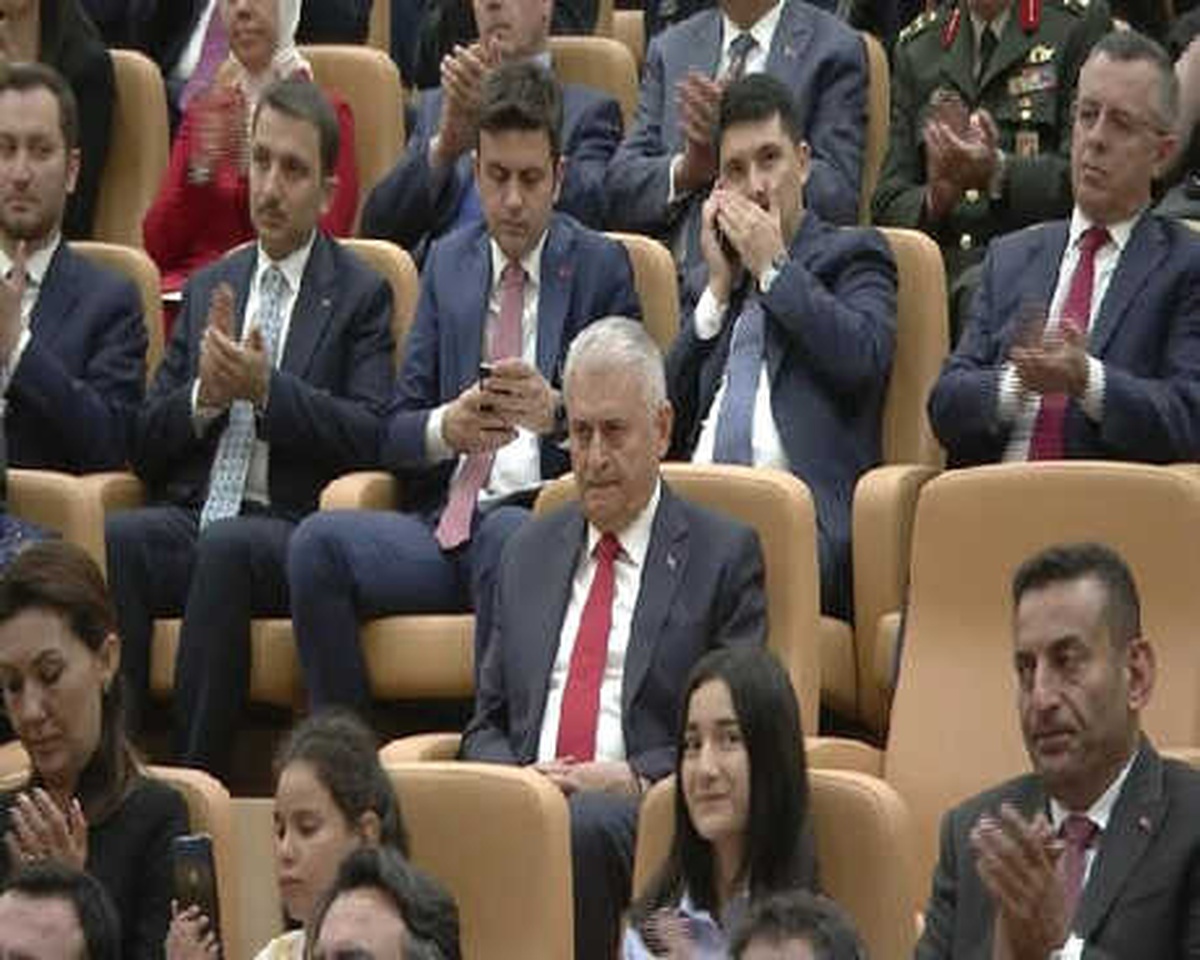Cumhurbaşkanı Erdoğan\'ın Sözleri Binali Yıldırım\'ı Duygulandırdı (2)