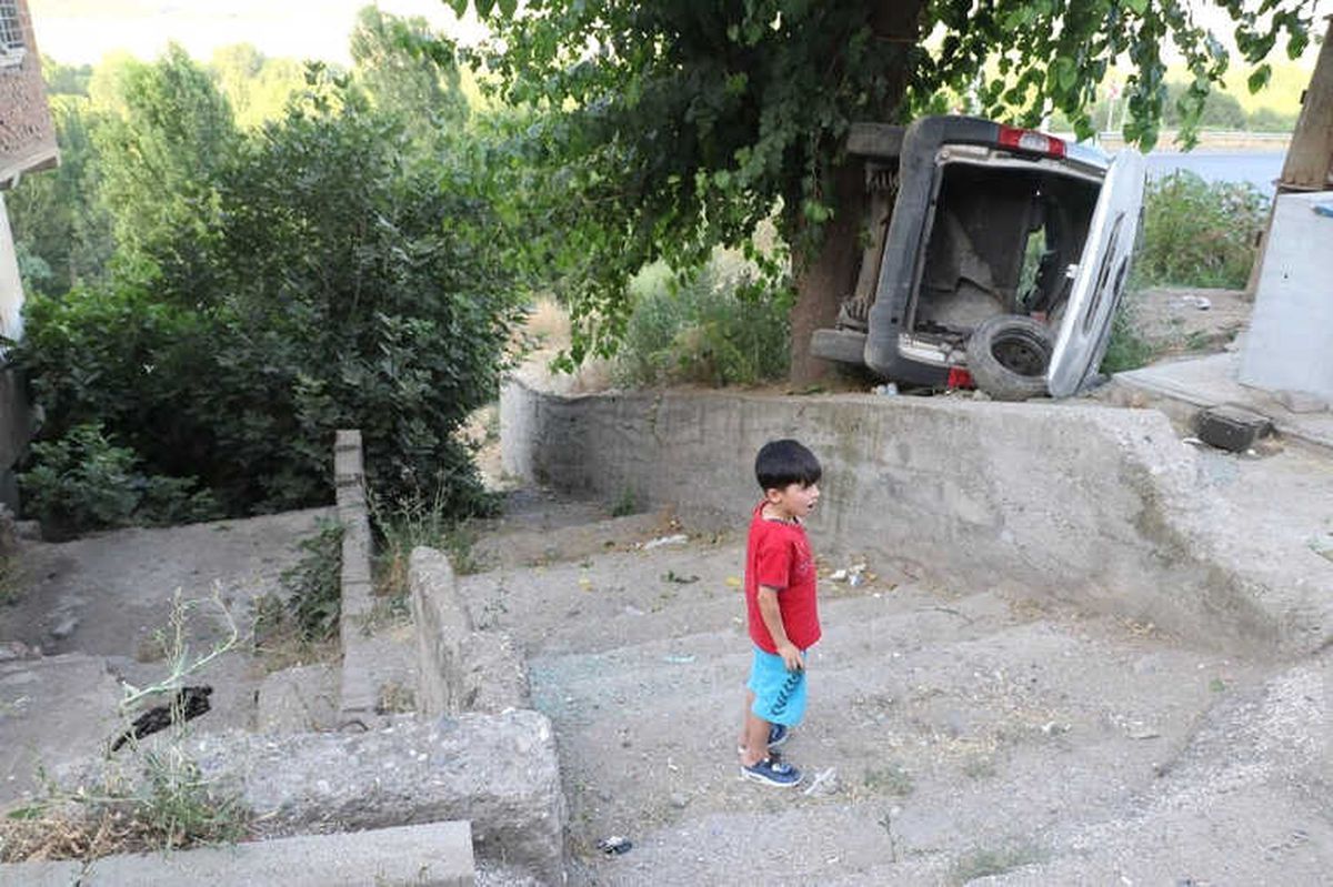 Diyarbakır\'da Faciayı Ağaç Önledi