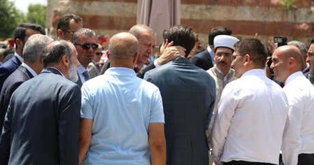 Erdoğan, TBMM Başkanı ve Kabine Üyeleriyle Hacı Bayram\'da Cuma Namazı Kıldı