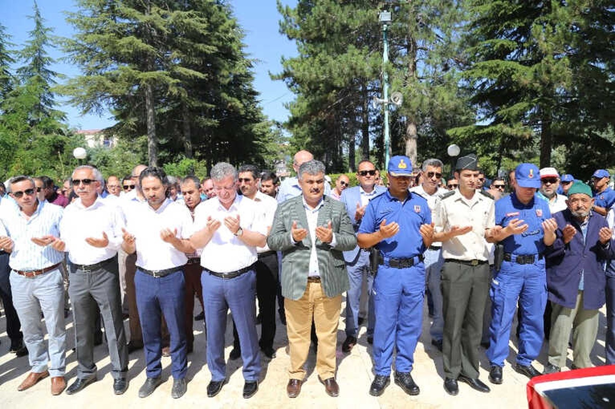Ereğli\'de Şehitler Mezarları Başında Anıldı