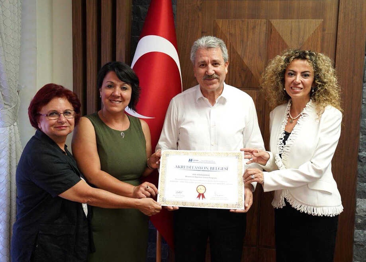 EÜ Hemşirelik Fakültesi Yeniden Akredite Oldu