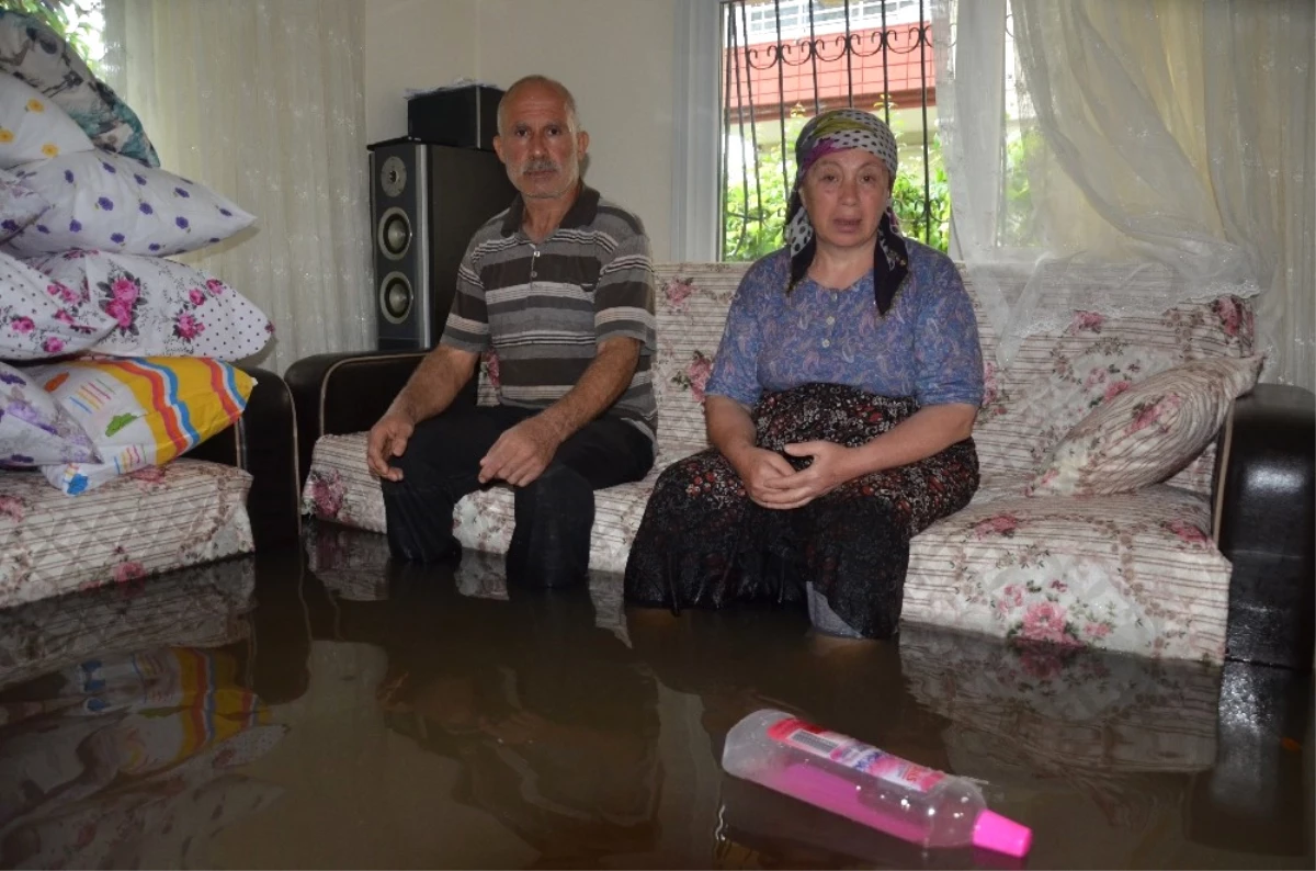 Evini Su Basan Kadın: "38 Yıllık Emeğim Çöpe Gitti"