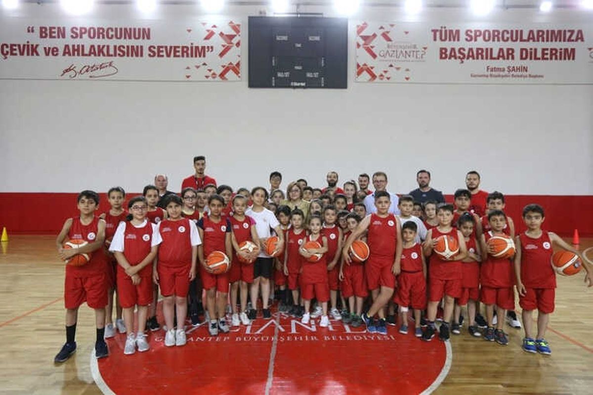 Gaziantep\'te 12 Branşta 20 Bin Öğrenciye Yaz Spor Kursu