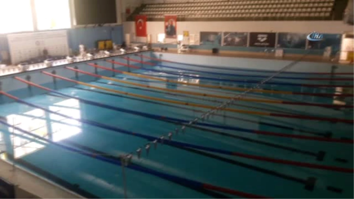 Güngören\'de Yüzme Şampiyonası\'nda "Havuz" Problemi