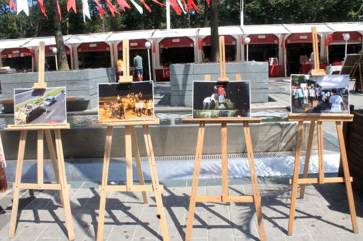 İhlas Haber Ajansı\'nın 15 Temmuz Destanı Fotoğraf Sergisi Edremit\'te Açılacak