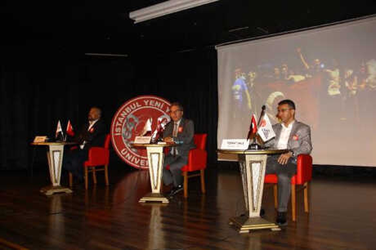 İyyü\'de \'Karanlıktan Aydınlığa: 15 Temmuz Direnci\' Paneli Yapıldı