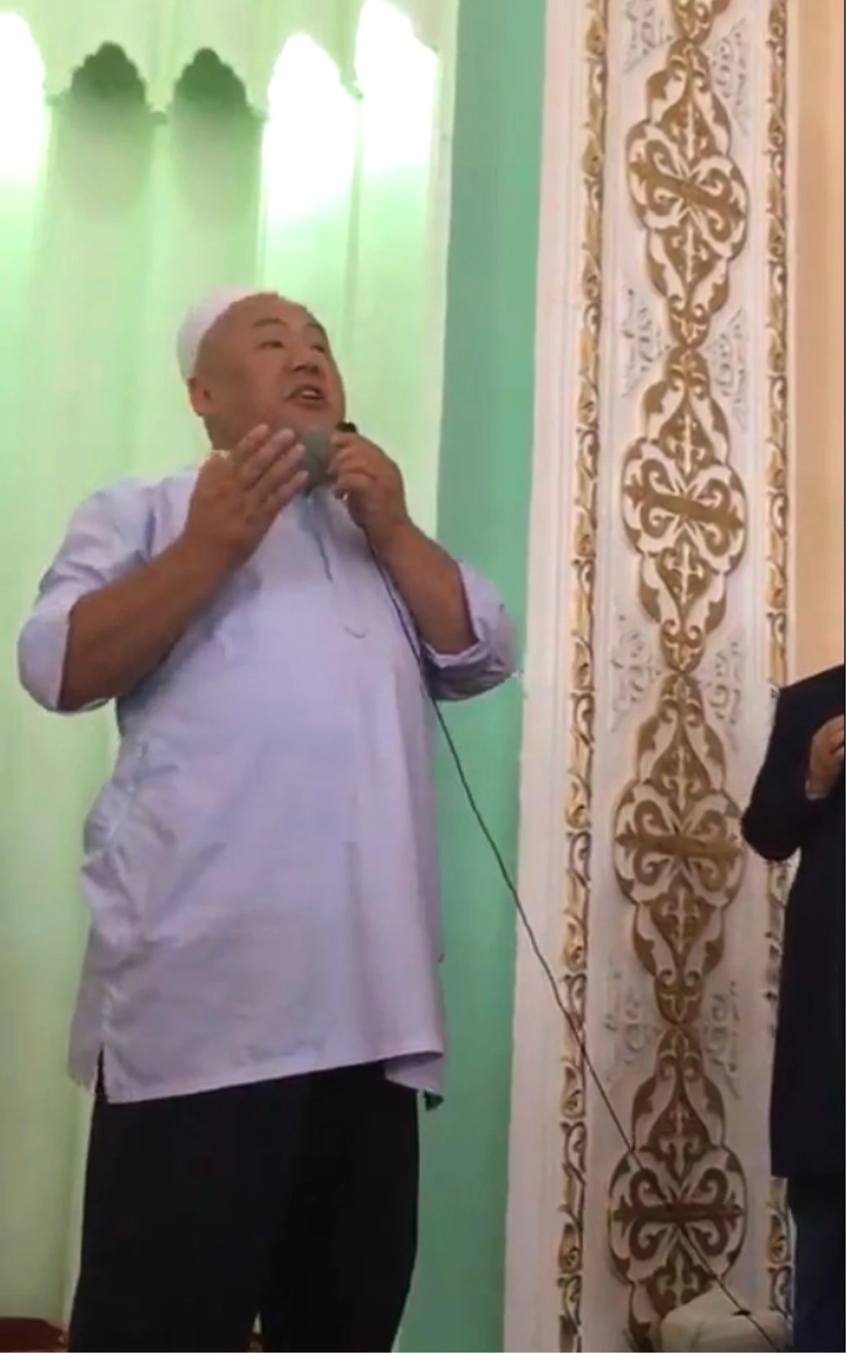 Kırgızlardan Cuma Hutbesinde Cumhurbaşkanı Erdoğan İçin Dua