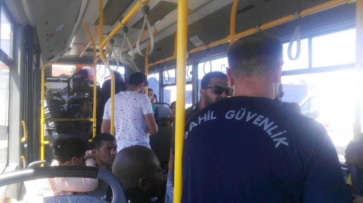 Kurtarılan 18 Göçmen Çeşme\'de, Operasyon Sürüyor