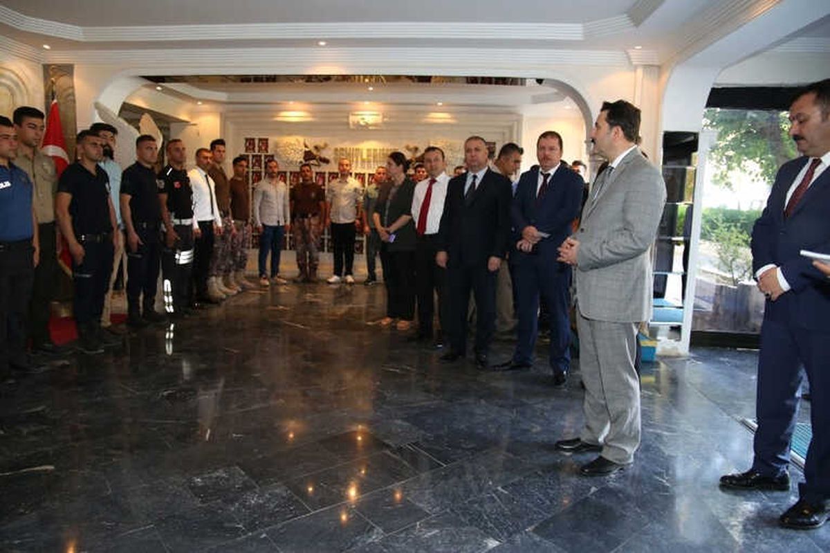 Mardin\'de 80 Polise Çeyrek Altın Verildi