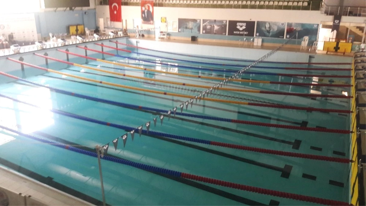 Güngören\'de Yüzme Şampiyonası\'nda "Havuz" Problemi