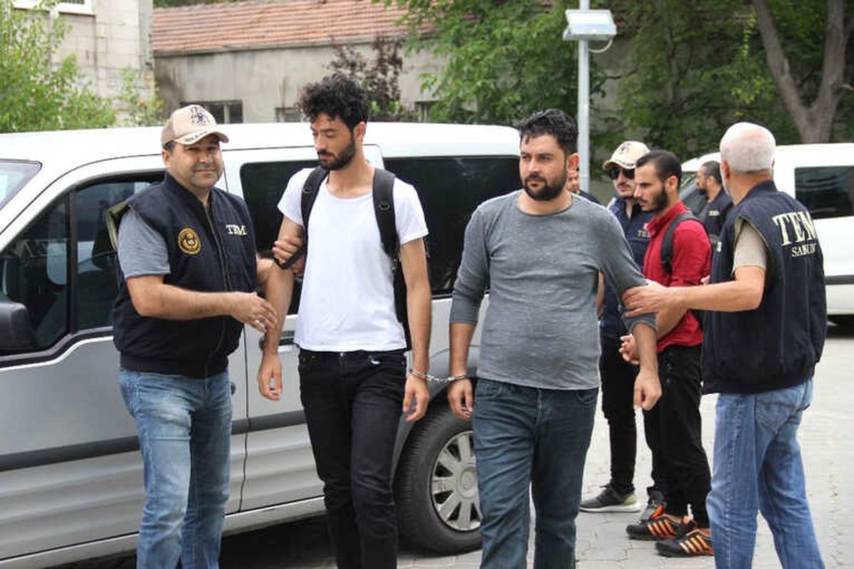 Samsun\'da Deaş\'tan Gözaltına Alınan 7 Iraklı Adliyeye Sevk Edildi