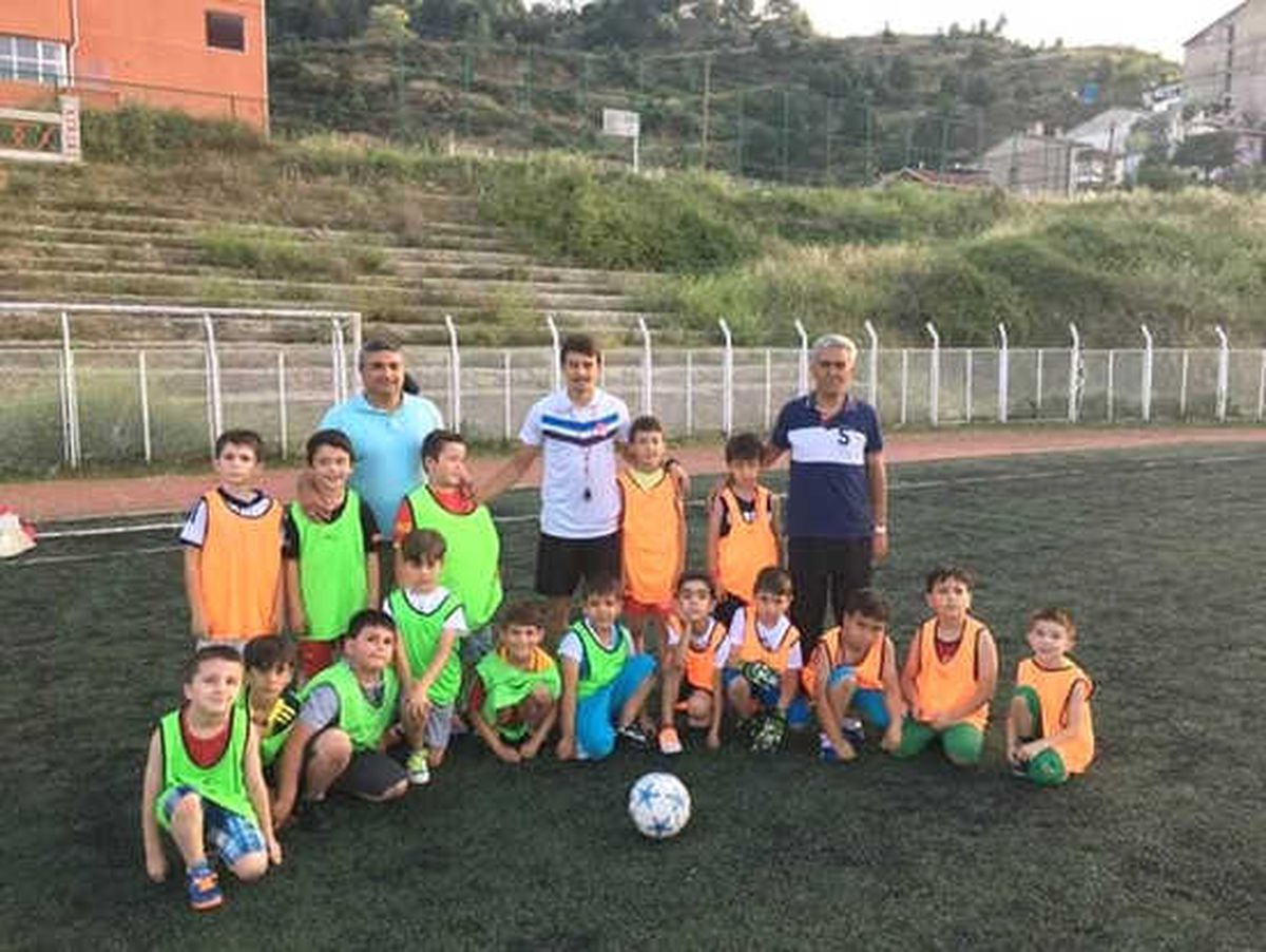Simav\'da Küçükler Futbol Turnuvası