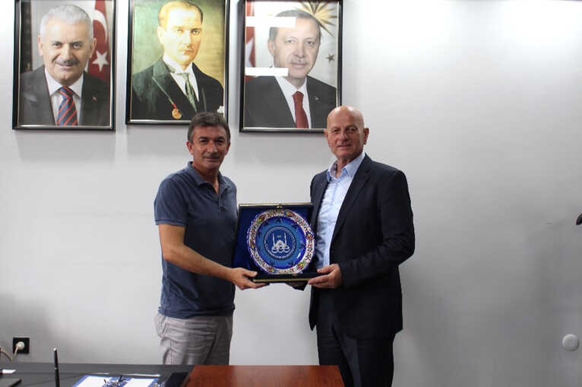 Sırbistan Türkleri Derneği\'nden Adapazarı Belediyesi\'ne Ziyaret