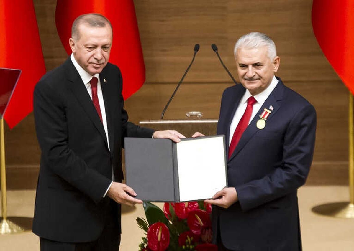 TBMM Başkanı Yıldırım\'a Devlet Şeref Madalyası Tevcih Edildi