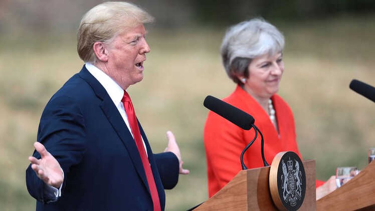 Trump: İngiltere Başbakanı May\'i Eleştirmedim, Sun Gazetesi Mülakatım \'Yalan Haber\' Olmuş