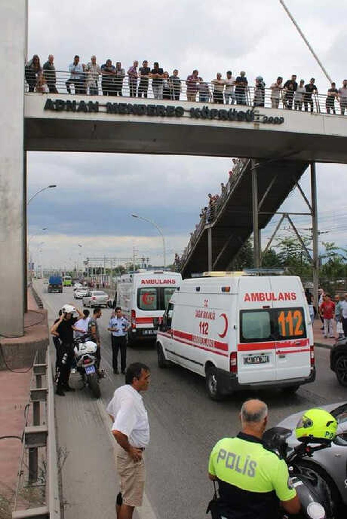 Üst Geçitten Atlayan Genç Kız, Ailesi Evlendirmek İstediği İçin Evden Kaçmış
