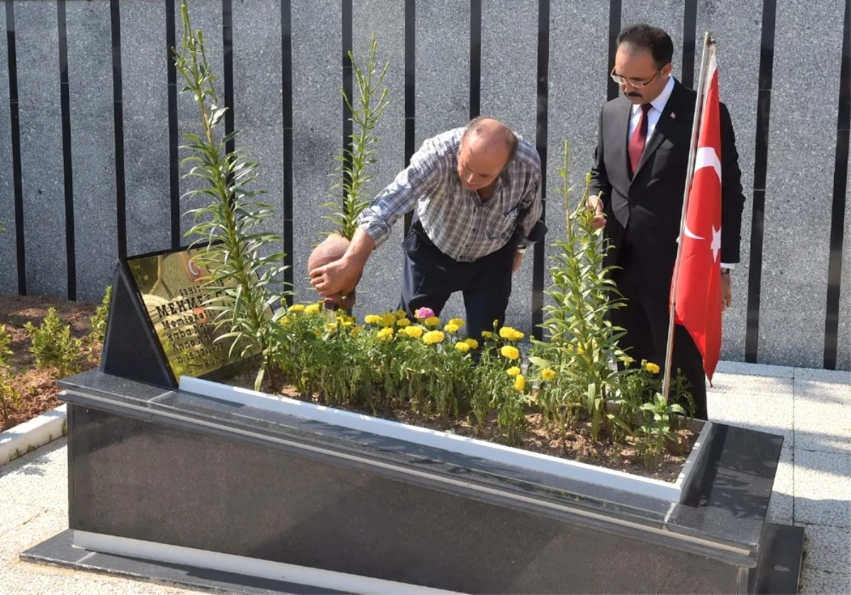 15 Temmuz\'da Şehit Olan Erdoğan\'ın Yakın Koruması Kabri Başında Anıldı