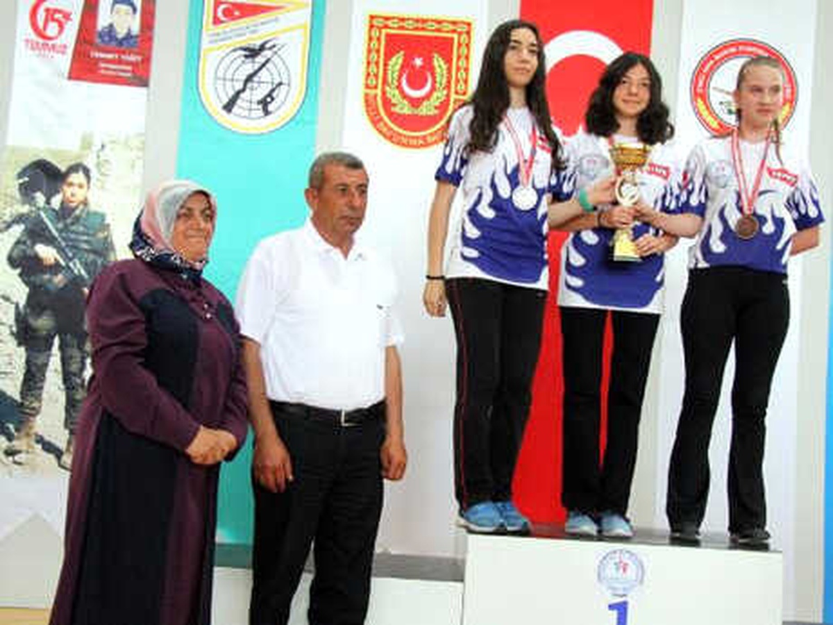 15 Temmuz Şehit Kadın Komiserleri Adına Havalı Tabanca Yarışması Düzenlendi