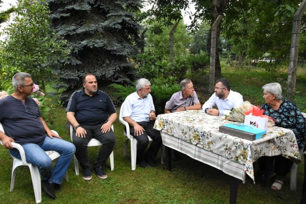 AK Parti\'den 15 Temmuz Şehidinin Ailesine Ziyaret