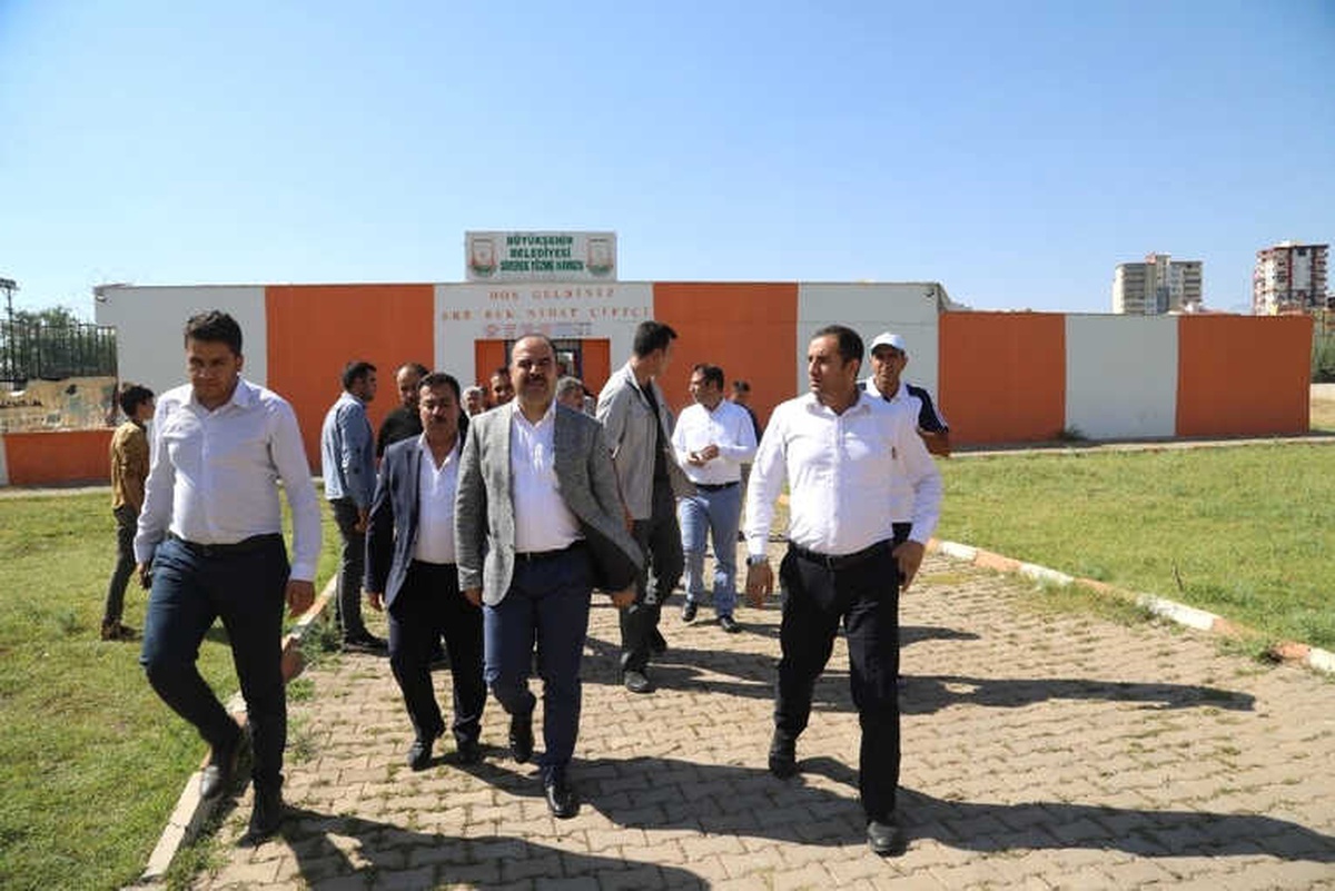 Büyükşehir Yüzme Havuzlarına Yoğun İlgi