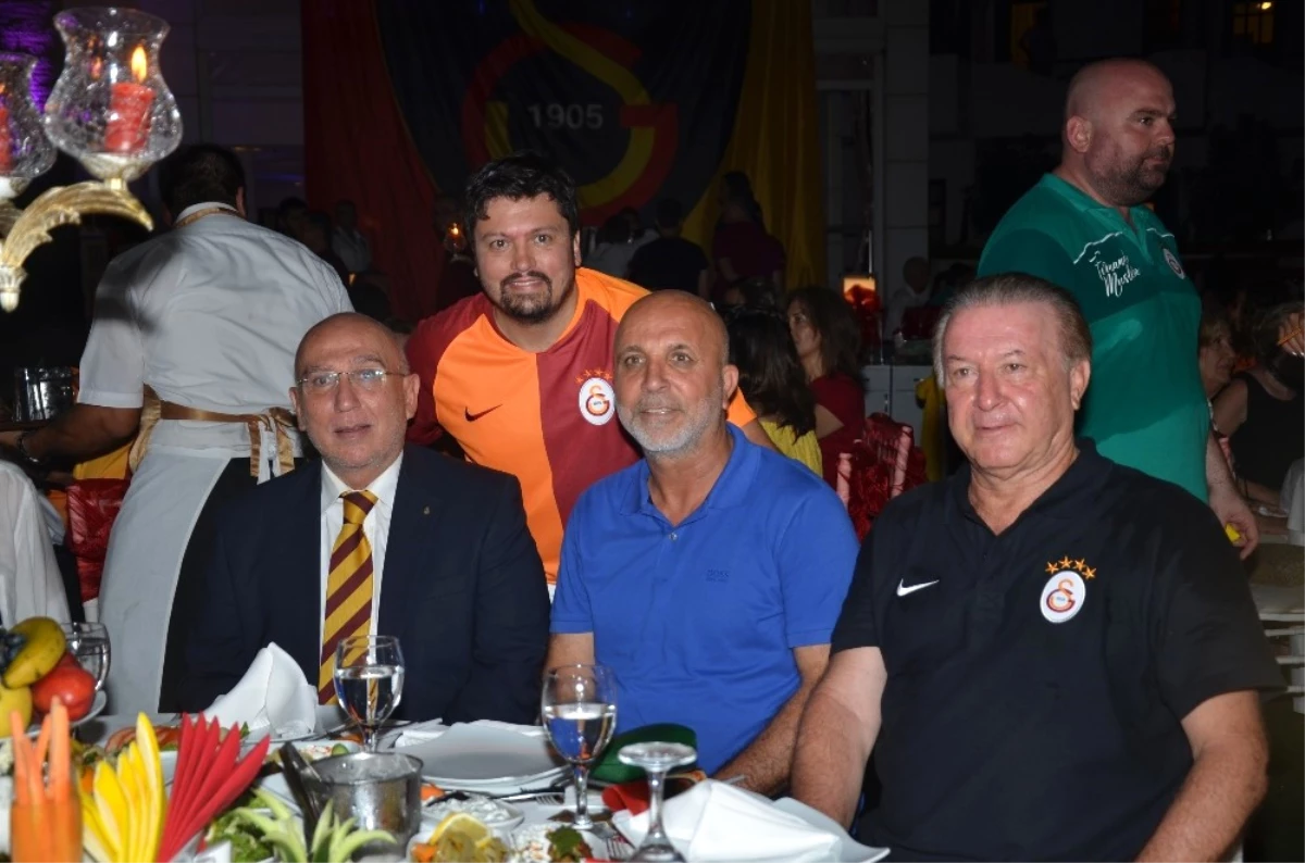 Galatasaray\'ın 21\'inci Şampiyonluğu Alanya\'da Kutlandı