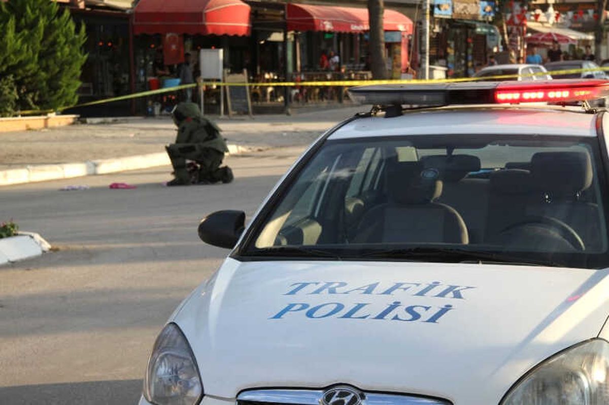 Isparta\'da Unutulan Kadın Çantası Bomba Paniğine Neden Oldu
